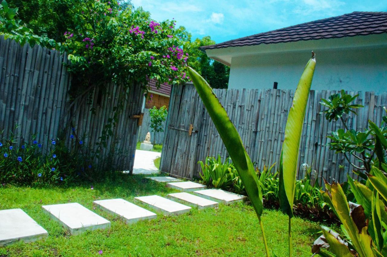 Villa Samalas Resort And Restaurant ギリ島 エクステリア 写真