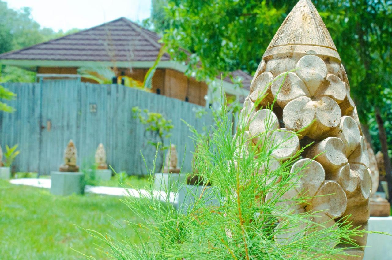 Villa Samalas Resort And Restaurant ギリ島 エクステリア 写真